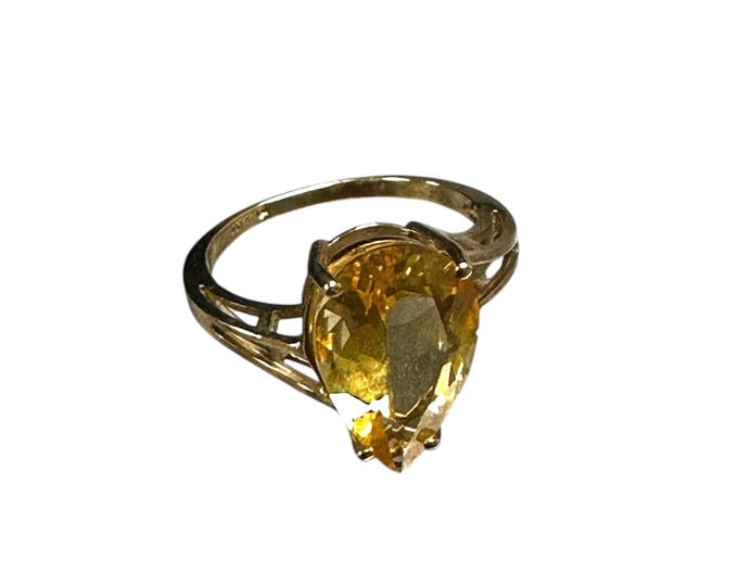 Vintage 10K Yellow Gold Citrine Ring - Pear Shaped Gemstone Jewelry