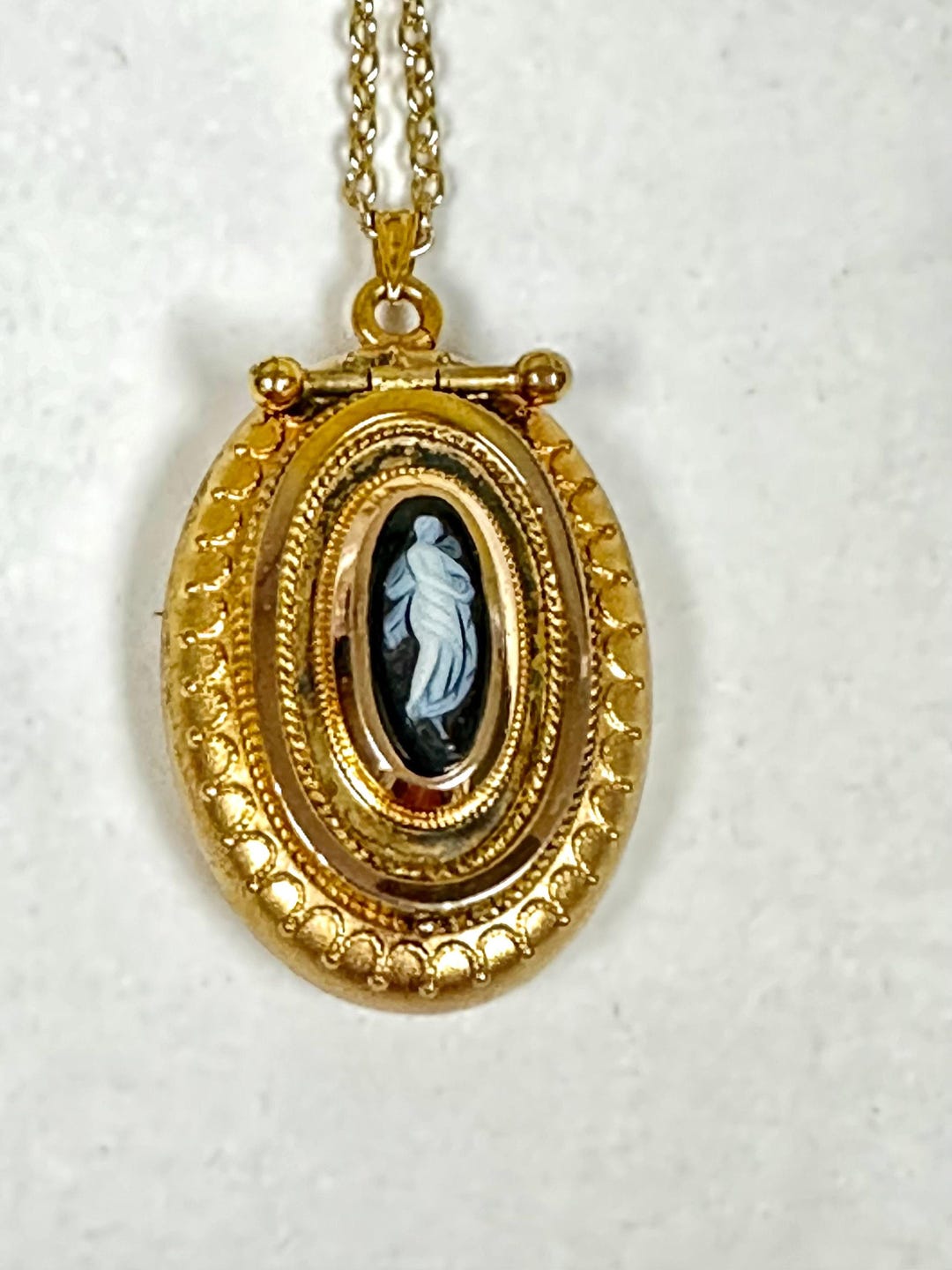 Antique Gold-filled Victorian Locket With Man's Photo Inside - Etsy