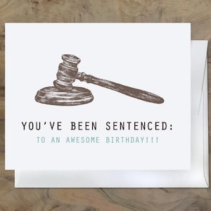Carte d'ANNIVERSAIRE D'AVOCAT HILARANT. Carte de juge. Étudiant en droit. Parajuriste. Ordonnance au tribunal. Écologique et fait à la main. Carte dessinée à la main. Fabriqué à Brooklyn