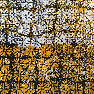 Svart senapsguldvit blommig snöflinga handfärgad Adire batiktyg, Funtua bomull