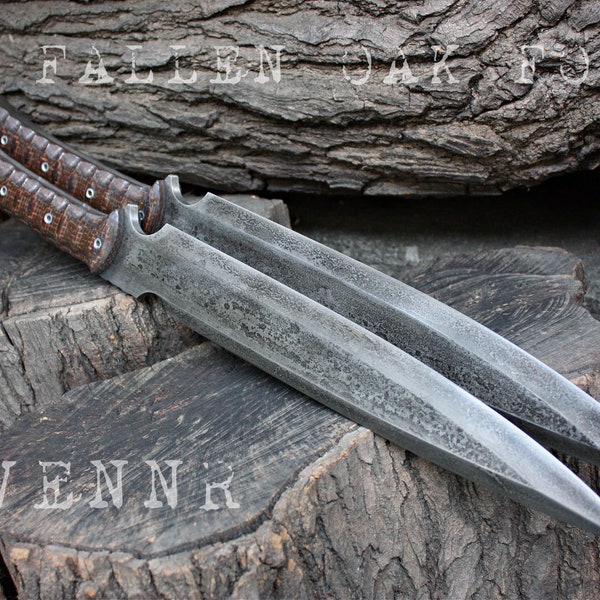 Handcrafted Fallen Oak Forge FOF "Tvennr" Full tang par de espadas cortas