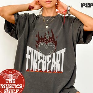 T-shirt Fireheart Silhouette Gothic Band | T-shirt Throne Of Glass Fan Comfort Colors, T-shirt Fireheart Aelin, Sweat-shirt Throne of Glass Acotar