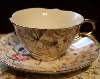 Set da tazza e piattino Royal Elfleda Laura Rosary: porcellana con decorazioni floreali e dettagli dorati.