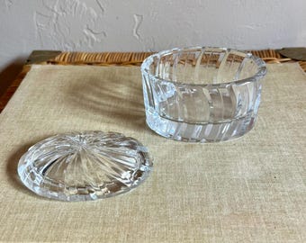 Bandeja ovalada de cristal vintage con tapa para guardar objetos pequeños – Tarro de tocador de cristal tallado