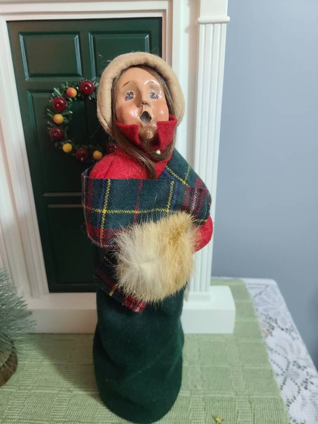 Country Theme Byers Choice Lady Holding Real White Fur Muff Pristine