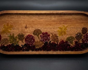 Vassoio in legno con decorazioni floreali realizzate a mano, piatto da portata botanico decorativo, complemento d'arredo in stile rustico per la toeletta.