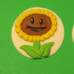Plants vs Zombies Cupcake Toppers image 3