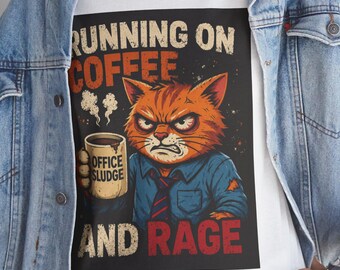 Koszulka Rage Cat Coffee: Zabawna koszulka z grafiką „Biuro Kot”, koszulka z memem o wypaleniu