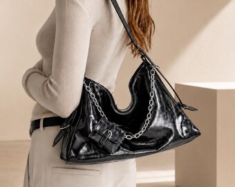 Bolso hobo holgado de charol negro, bolso de hombro Y2K de piel sintética brillante.