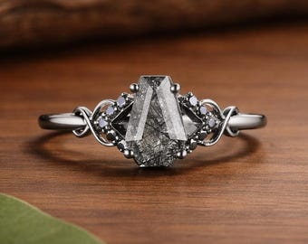 Anillo de cuarzo rutilado con forma de ataúd / Anillo de compromiso gótico de oro negro / Anillo de boda alternativo / Anillo de piedra preciosa único / Regalo de aniversario