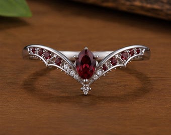 Anillo de ala de murciélago con granate rojo / Anillo de compromiso gótico marquesa / Alianza de boda de vampiro / Anillo de promesa de plata de ley 925