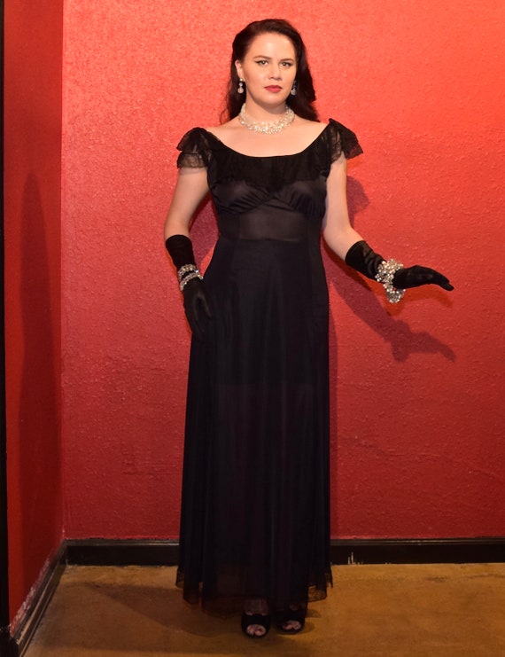 1950s Black Negligee Lace Trim
