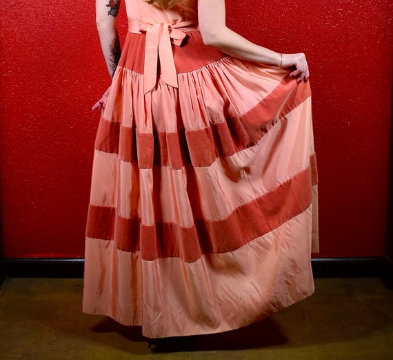 1930s 40s Coral Pink Taffeta & Velvet Gown - image 6