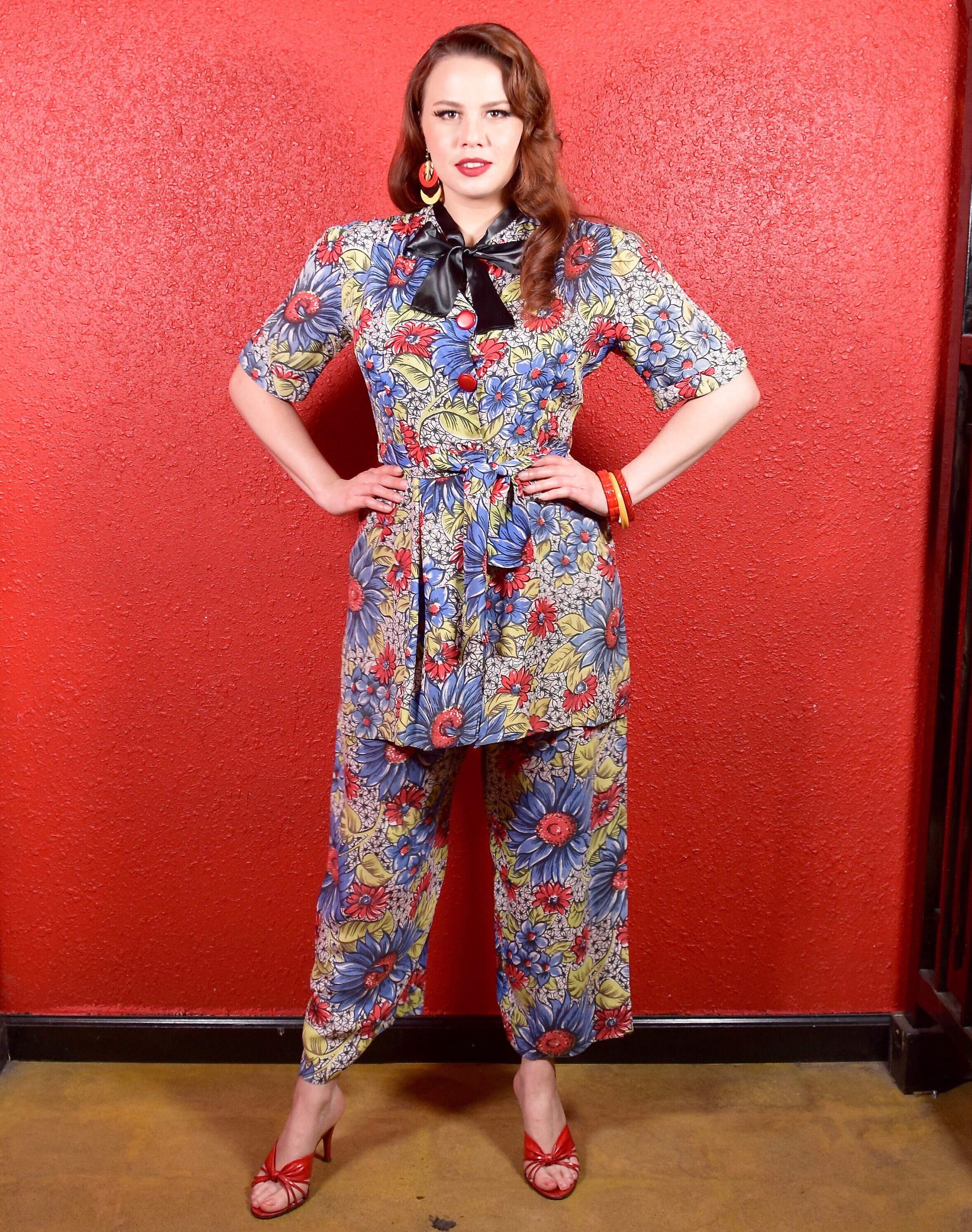 【関税&送料込】Alaia Peplum Trousers In Poplin ALAÏA Pleated georgette peplum tapered pants | NET-A-PORTER