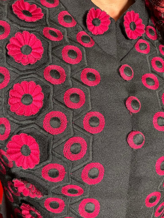 1940s Black Wool Appliquéd Magenta Floral Jacket - image 8