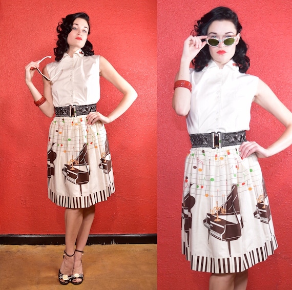 1950s Novelty Print Golden Candelabra Skirt