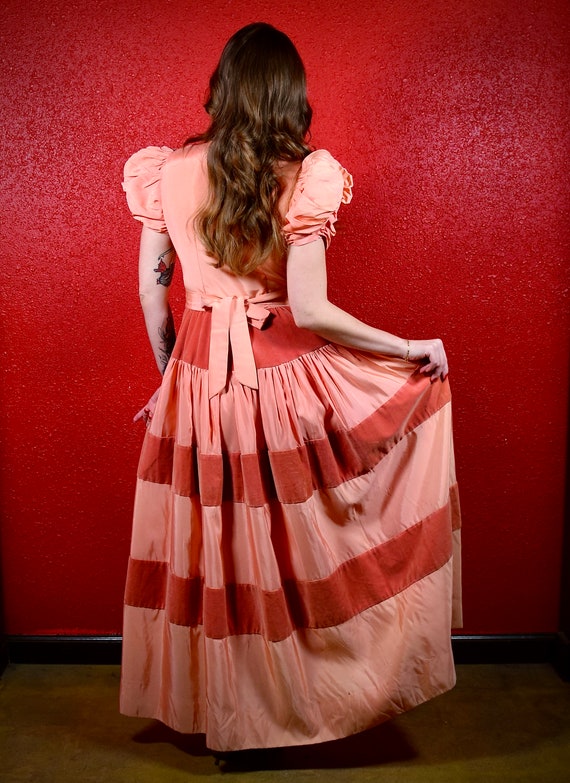 1930s 40s Coral Pink Taffeta & Velvet Gown - image 2