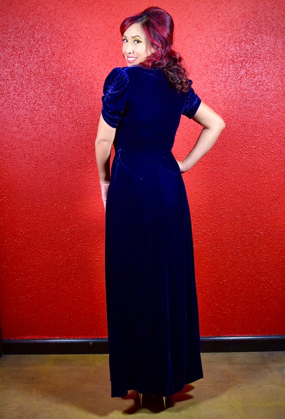 1930s Blue Velvet Evening Gown - image 6