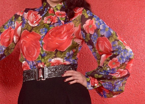 1970s Rose Print Bishop Sleeve Blouse Montgomery W