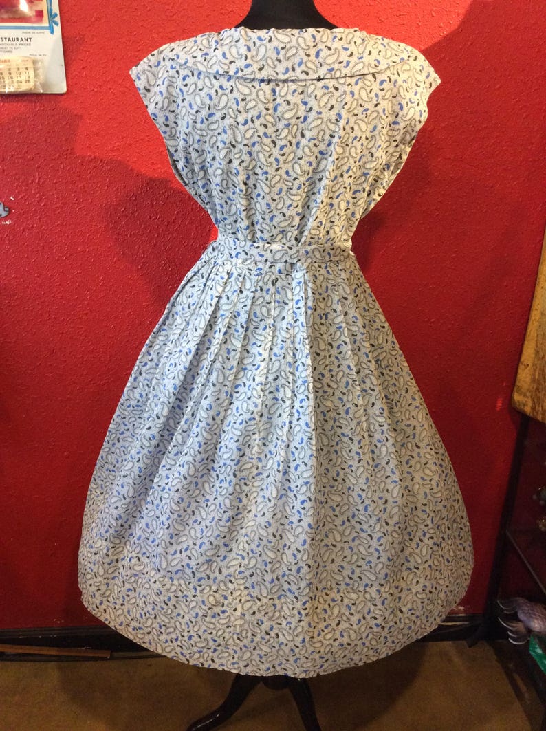 1950s Large Print Dress Blue Paisley Plus Size Nylon Seersucker image 4