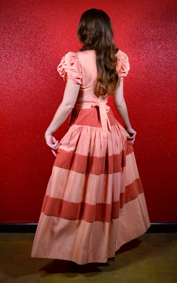 1930s 40s Coral Pink Taffeta & Velvet Gown - image 3