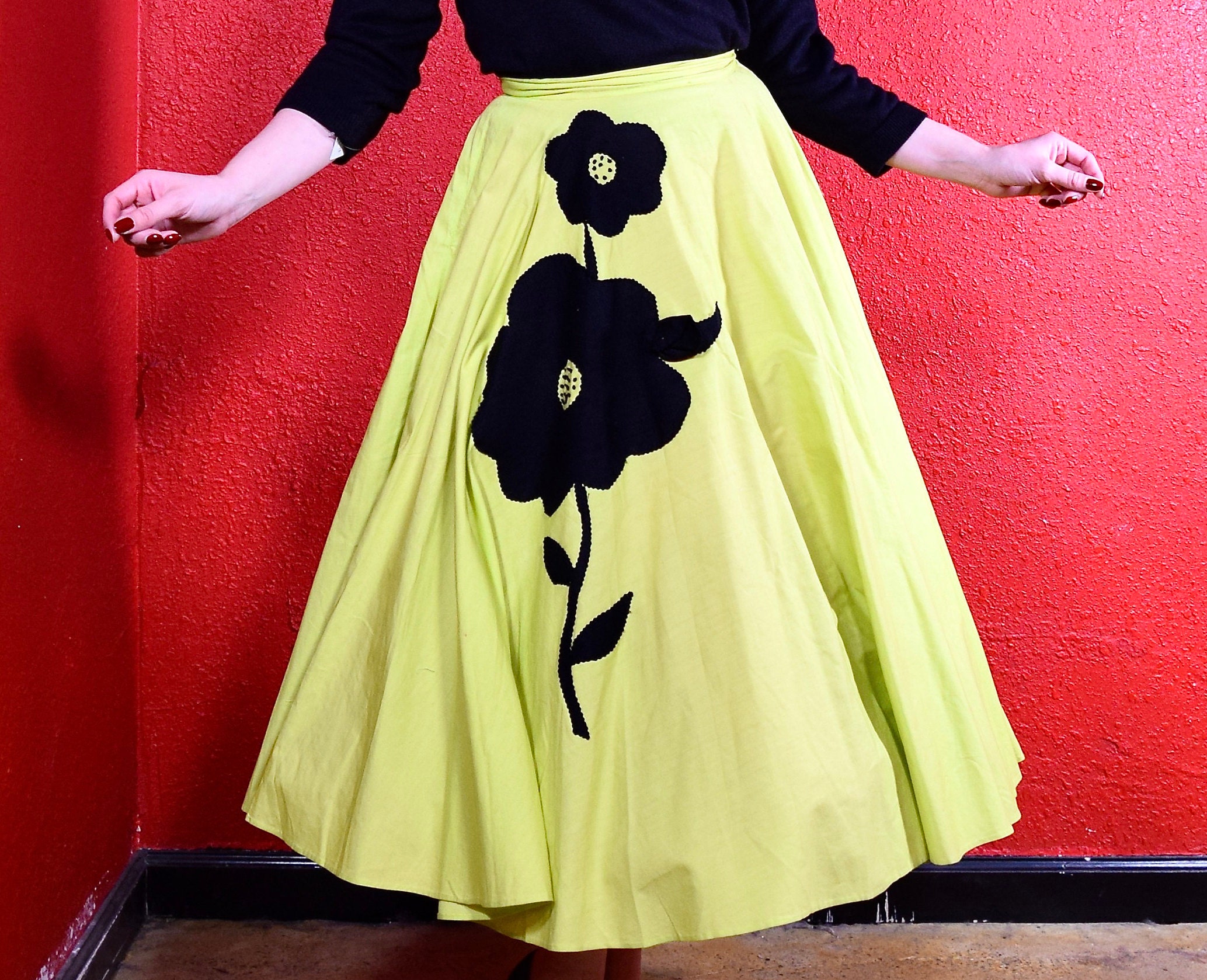 スカート 1950s vintage felt circler skirt 1950s Circle Skirt Felt Flower on Chartreuse Cotton - Etsy