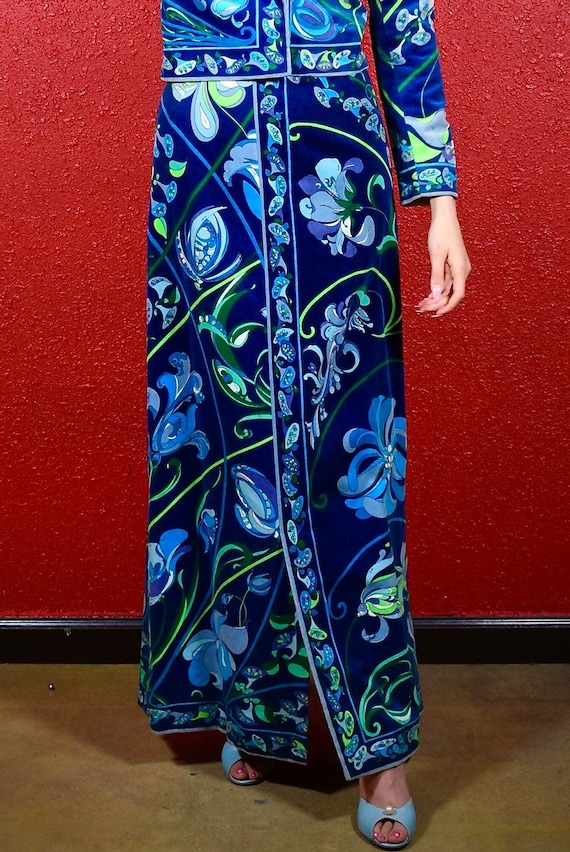 1960s Beautiful Velvet Coral Pucci Jacket & Skirt main image 0