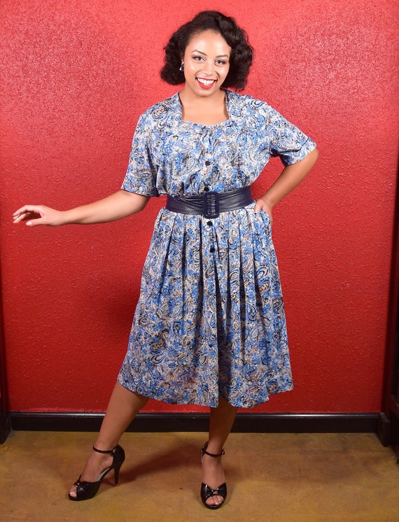 1940s XL Blue Rayon Jersey Paisley Print Dress - image 3
