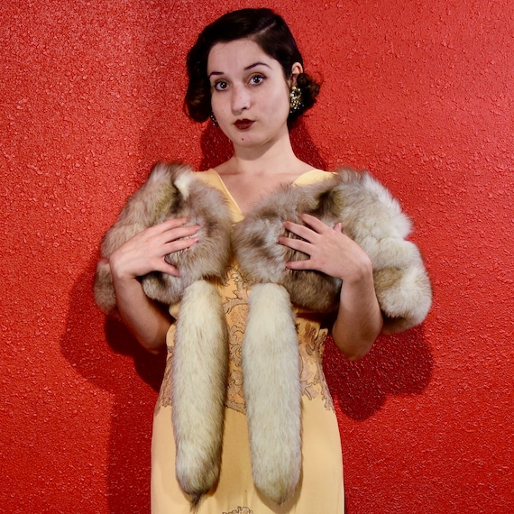 1950s Fox Fur Cape with Removable Tails - image 1