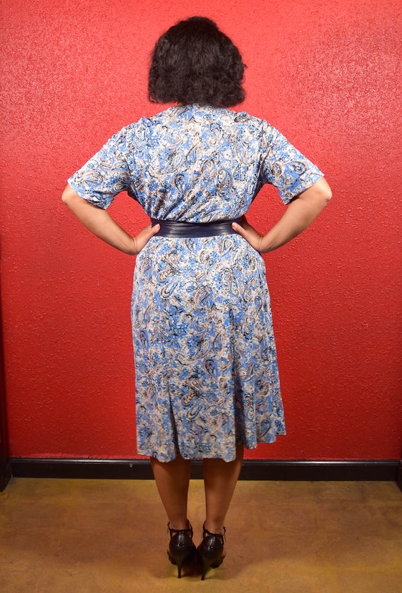 1940s Blue Paisley XL Rayon Jersey Dress - Shirtw… - image 9