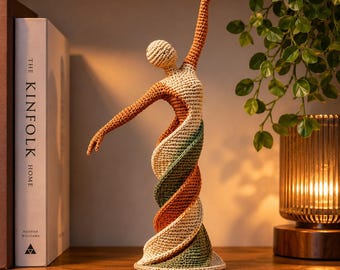 Mönster för elegant spiralvirkad skulptur i PDF-format, modern fiberkonstdekor, abstrakt amigurumi-figur, konstnärlig virkad staty