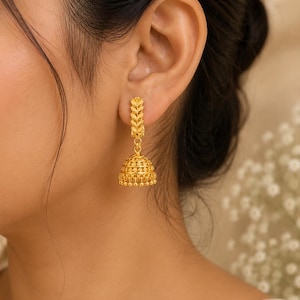 Brincos Jhumka Dourados | Brincos Pendentes Tradicionais Indianos | Joias Étnicas Leves | Brincos Jhumka com Pino em Folha de Ouro | Joias para Festas