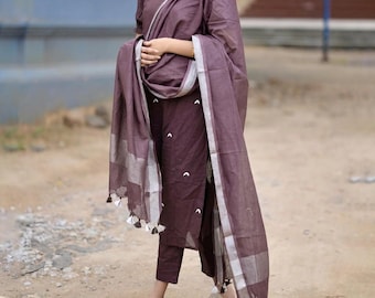 Frauen Baumwolle Kurti Palazzo Set mit Leinen Dupatta, Neckholder-Sleeveless Ethnic Wear