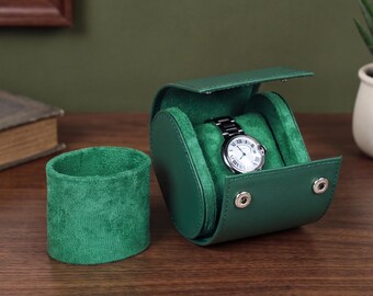 Custodia per orologio in pelle Saffiano con cuscinetto rimovibile, adattabile a orologi da uomo e da donna, scatola compatta da viaggio per riporre l'orologio.