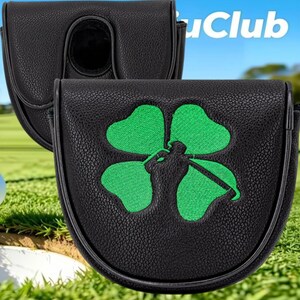 Op de afbeelding: Een zwarte putter headcover van gestructureerd leer met een grote geborduurde groene klavervier, inclusief het silhouet van een golfer die een club zwaait in het midden. Het woord "uClub" is gedeeltelijk zichtbaar in witte tekst bovenaan.