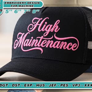 Projekt haftu o wysokich wymaganiach konserwacyjnych, wzór haftu na czapce z napisem, plik haftu na modnej czapce trucker, pobieranie cyfrowe