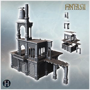 Könnte beinhalten: Ein graues modulares Fantasy-Gebäudemodell mit Glockenturm, Rundbogenfenstern und steintexturierten Wänden. Die Struktur wird sowohl vollständig zusammengebaut als auch in einzelnen gestapelten Komponenten gezeigt, inklusive Glocke und Dachteilen.