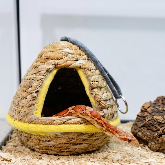 Woven Grass Reptile Hideaway Cave | Natural Straw Snake Bed, Gecko Nest with Felt Liner