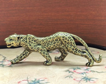 Figura de leopardo de latón envejecido estilo vintage, estatua de felino grande caminando, adorno de escritorio Feng Shui, coleccionable.