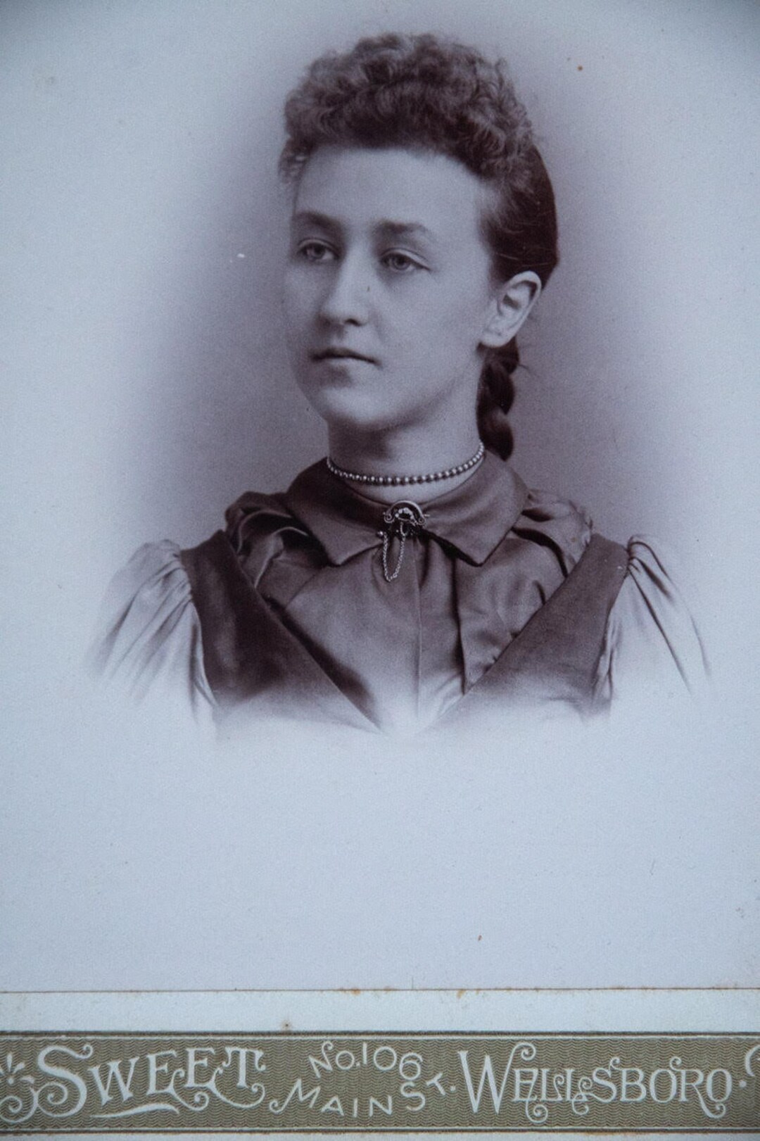 Late Victorian Young Lady With Wonderful Jewelry Card Photo