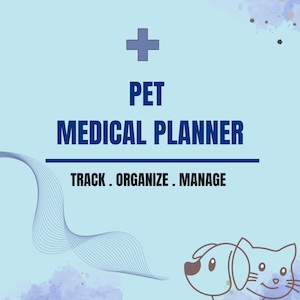 Könnte beinhalten: Ein hellblauer Haustier-Gesundheitsplaner mit einem violetten Kreuz-Symbol, dem Text PET MEDICAL PLANNER, TRACK . ORGANIZE . MANAGE und DESIGNED BY VETERINARIAN. Das Cover zeigt eine Strichzeichnung von einem Hund und einer Katze mit violetten Akzenten.