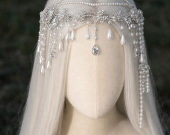 Tocado nupcial de perlas y cristales, cadena floral plateada para la frente, adorno floral para el cabello de boda estilo boho.
