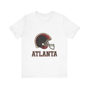 Camiseta de fútbol americano con casco universitario vintage de Atlanta, camiseta vintage para el día del partido, ropa deportiva, gran regalo. imagen 1