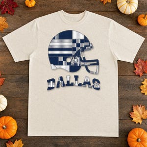 Dallas Game Day T-shirt, patchwork helm voetbalfan shirt, vintage stijl sportshirt afbeelding 4