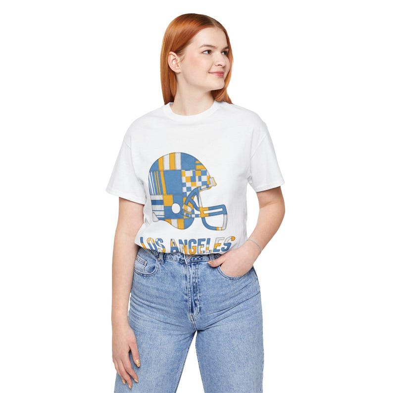 Camiseta de fútbol americano Los Angeles Powder Blue & Gold Patchwork Helmet, camiseta retro para el día del partido, ropa unisex para aficionados, regalo deportivo imagen 7