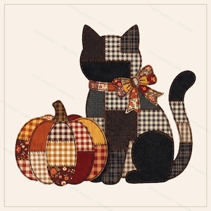 Può includere: Un'applicazione decorativa in tessuto raffigurante un gatto e una zucca. Il gatto è realizzato con vari ritagli di velluto a coste e tessuto a quadri scuri con un fiocco floreale. La zucca è composta da ritagli di tessuto a quadri e fiori.