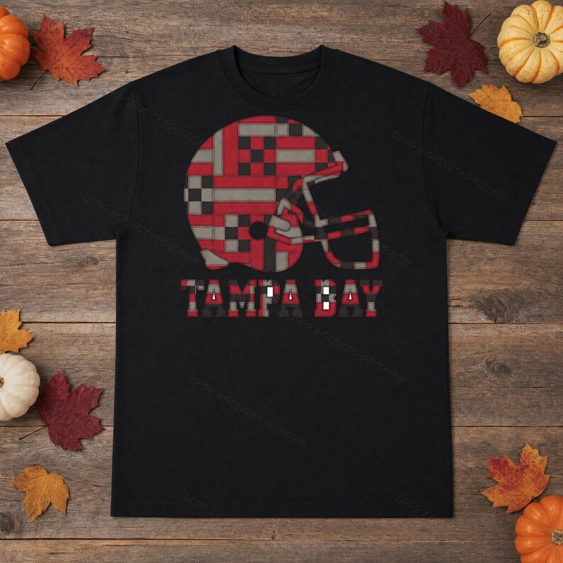 Camiseta de fútbol americano Tampa Bay Patchwork Helmet, camiseta vintage para el día del partido, ropa deportiva, gran regalo imagen 5