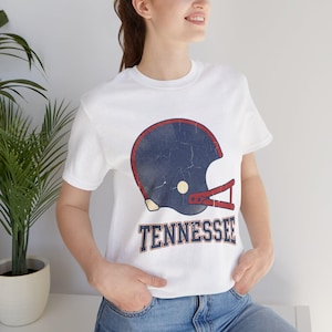 Tennessee Game Day T-shirt, vintage varsity helm voetbalfan T-shirt, sportshirt in vintage stijl afbeelding 8