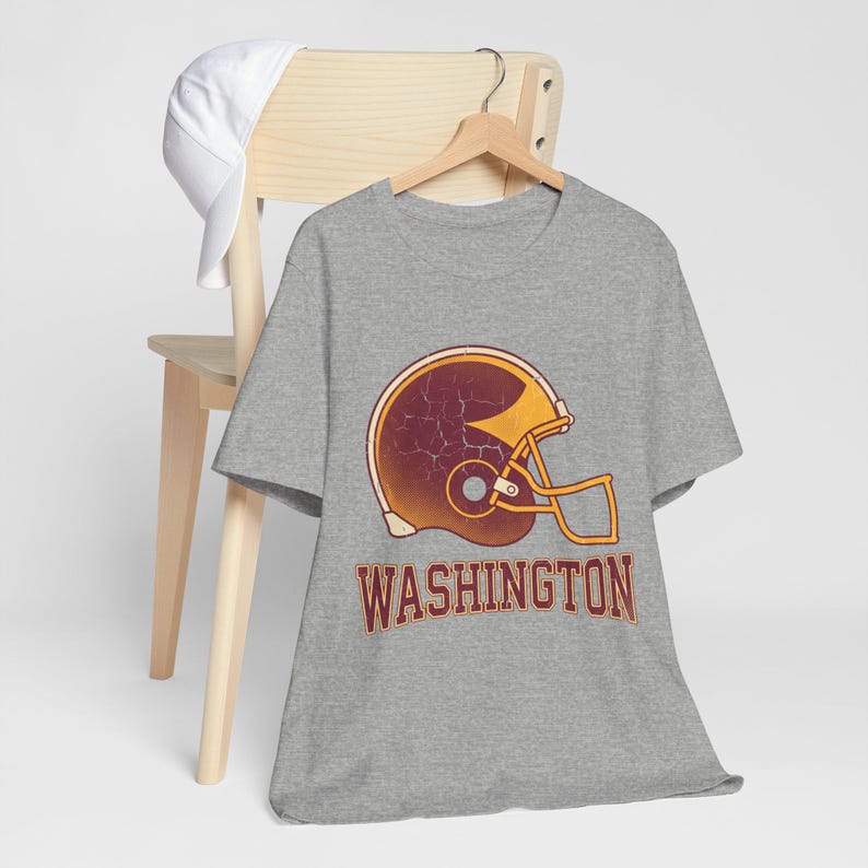 Washington Vintage Varsity Helmet Football Tee, Vintage Game Day Shirt, Sportkleding, Geweldig Cadeau afbeelding 7