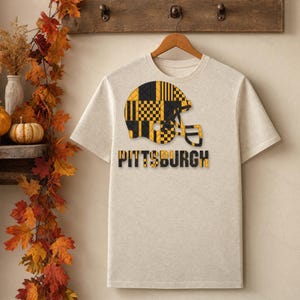 Pittsburgh Patchwork-hjälm PNG, sublimering av fotbollsfans, skjorta Clipart, digital nedladdning bild 4